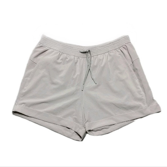 Lululemon Spring Break Away Shorts 4 Way Stretch 3" Inseam Women's 8 Lavender - Picture 3 of 8